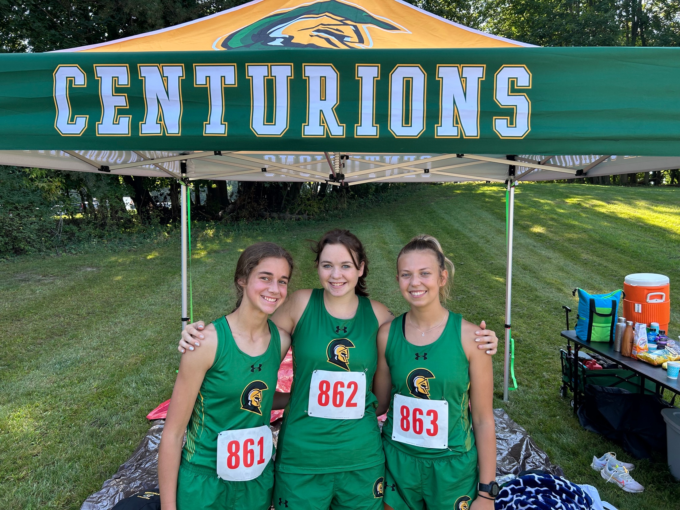 Cross country runners finish strong at the Lansing Invitational